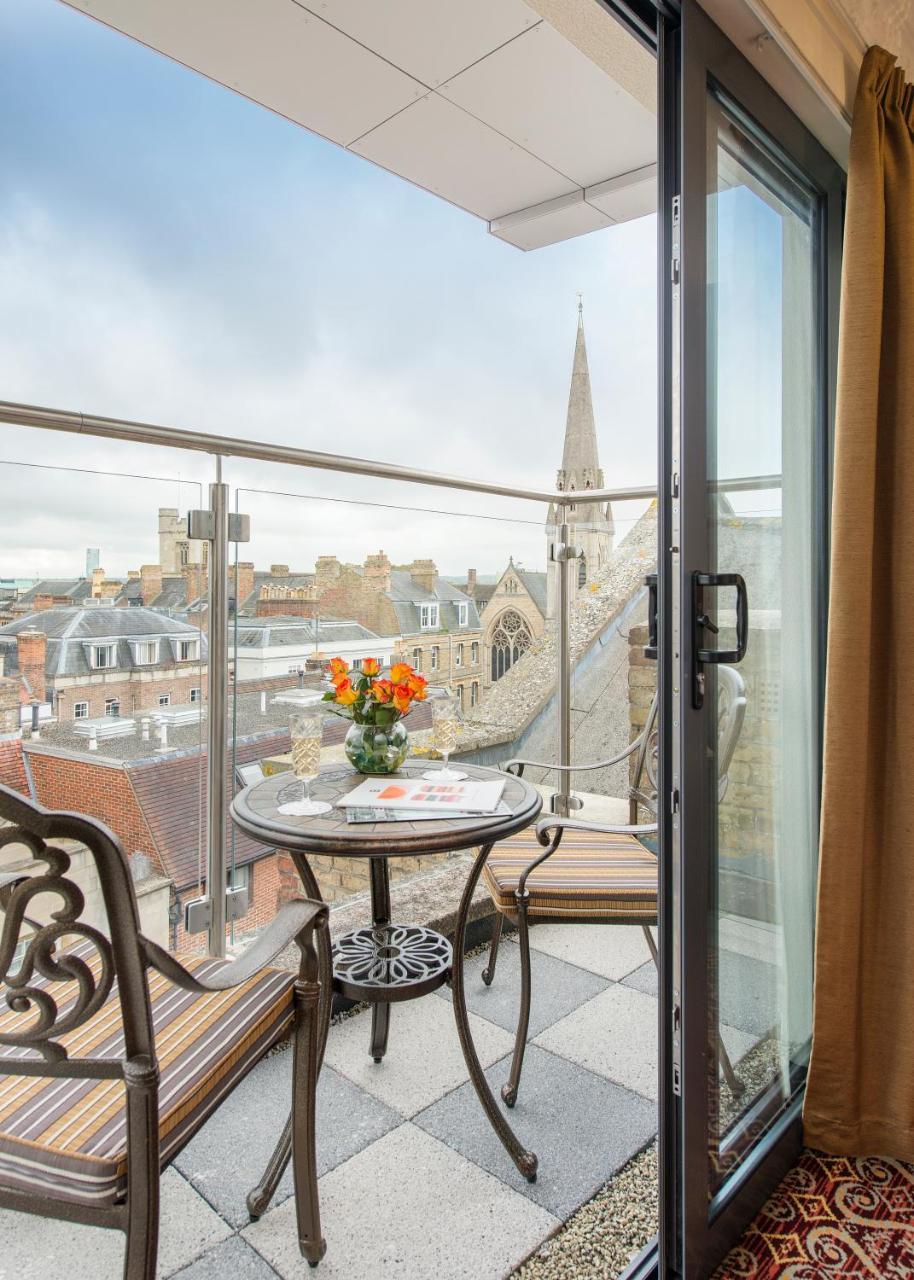 The George Street Hotel Oxford Exterior foto A balcony at the hotel
